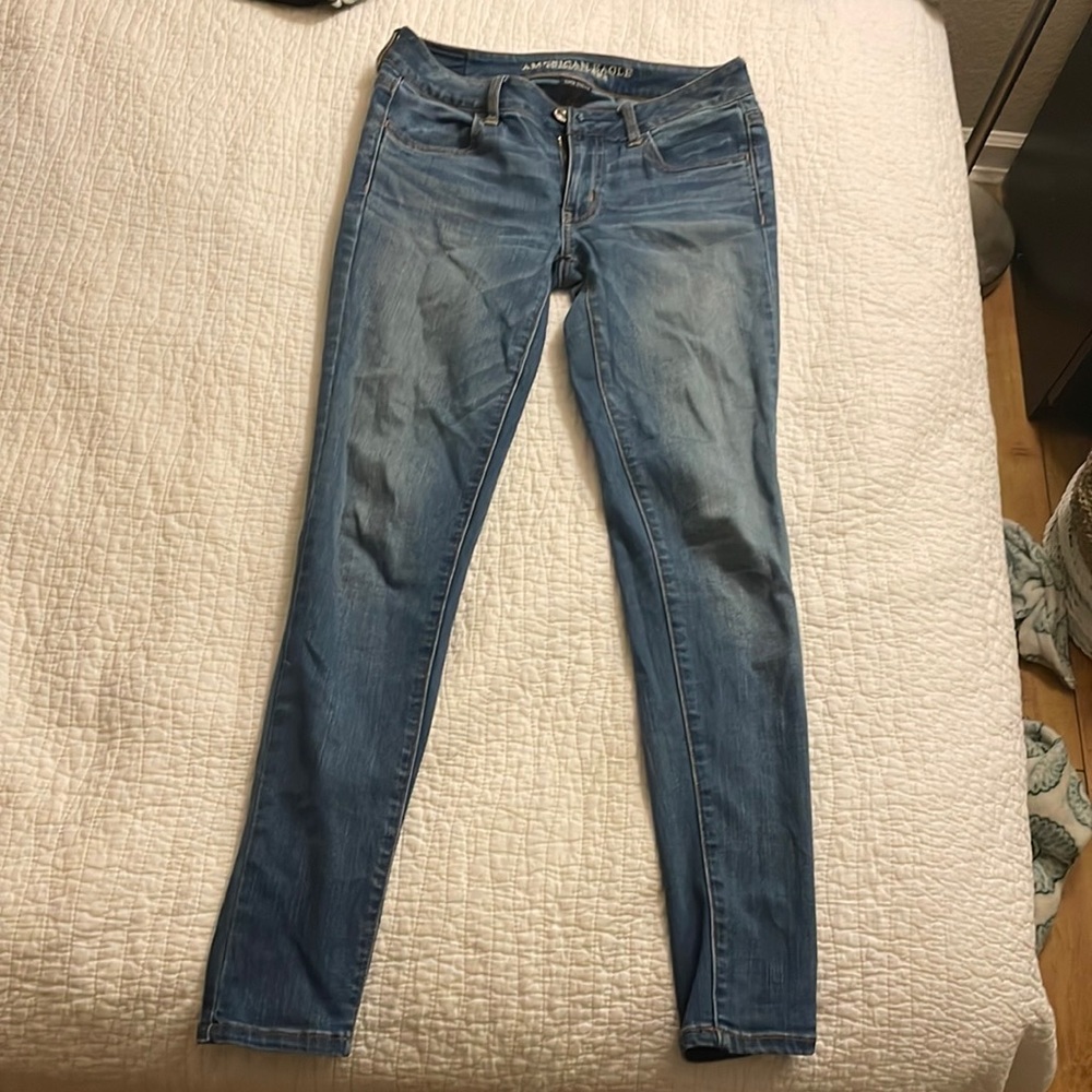 American Eagle Jeans Size 4 (no rips)
